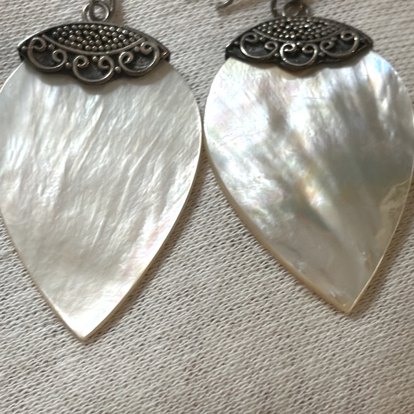 Vintage Art Deco sterling silver mother of pearl earrings - Picture 3 of 5